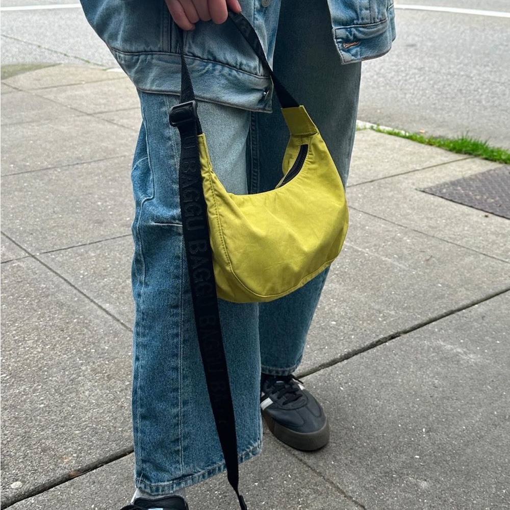 ❌SOLD❌ BAGGU Crescent Bag